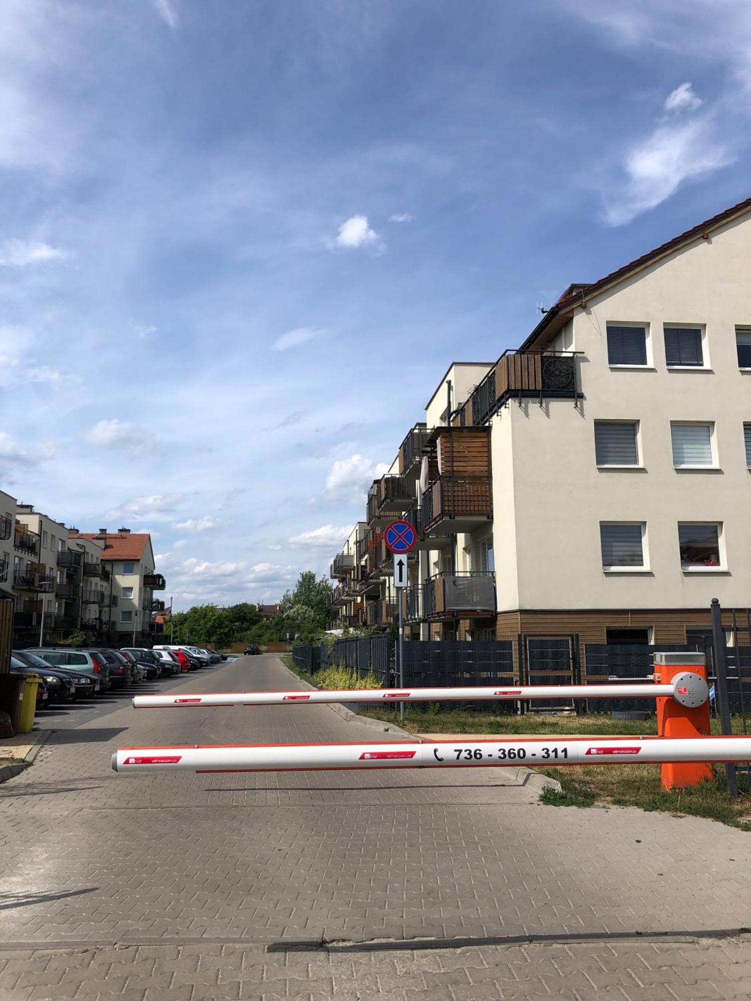 Urocze Mieszkanie Z Ogrodkiem I Bezplatny Parking Вроцлав Экстерьер фото